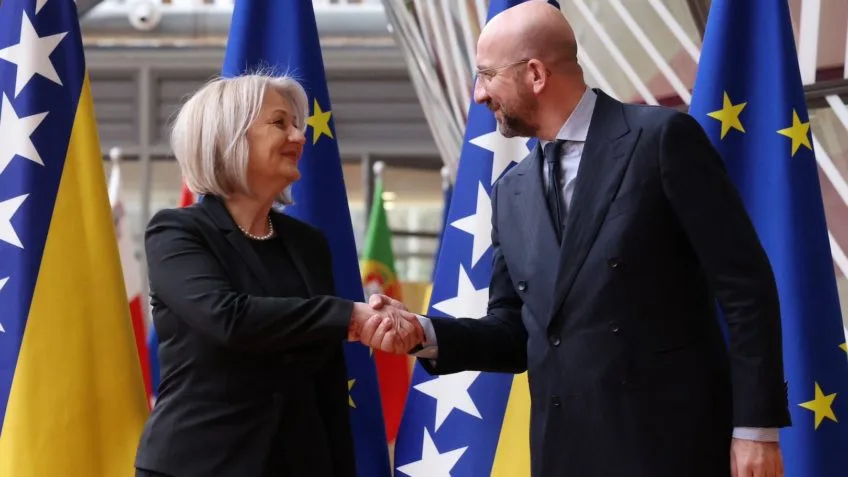 UE inicia negociações para entrada da Bósnia e Herzegovina no bloco
