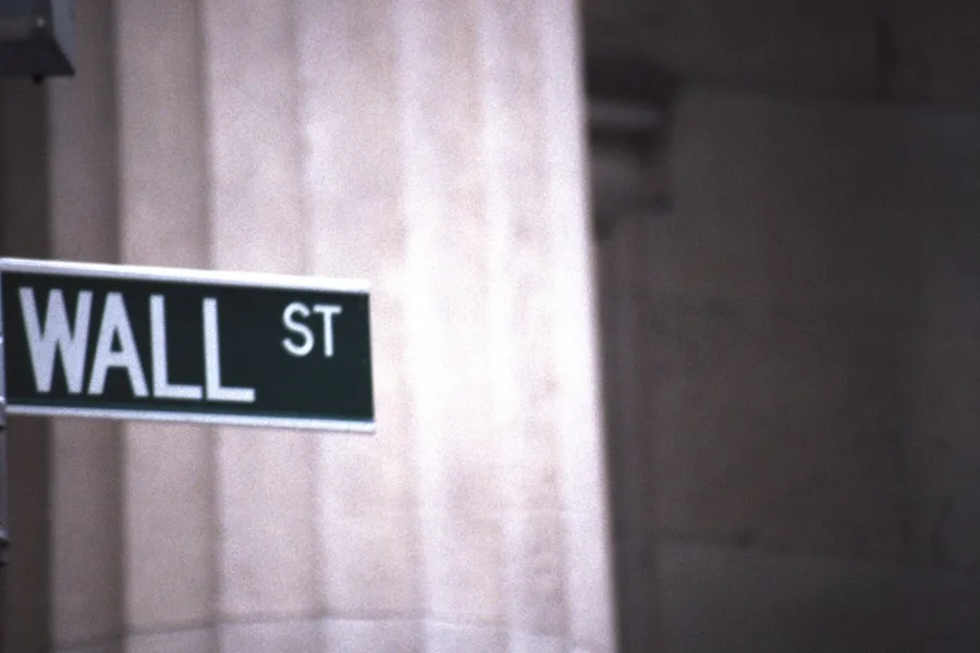 Bolsas de NY sobem após perda recente, com impulso no final e recorde do S&P 500