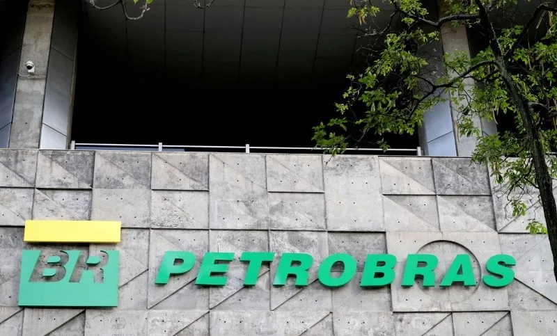Petrobras (PETR4) fecha com alta de 2,58%, com tensões geopolíticas e queda da oferta