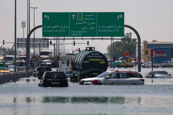 “Nossa resposta foi longe de perfeita”, diz CEO da Emirates após dilúvio em Dubai