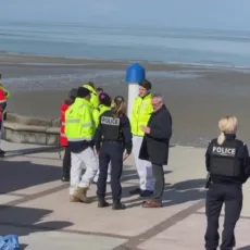 Cinco imigrantes morrem tentando cruzar Canal da Mancha