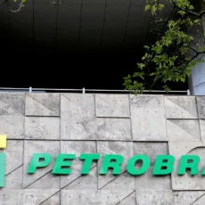 Petrobras aprova R$ 94,3 bi em dividendos em 2023, equivalente a R$ 2,89 por ação