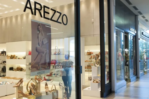 Swing Trade: Ágora recomenda compra para as ações da Arezzo (ARZZ3)