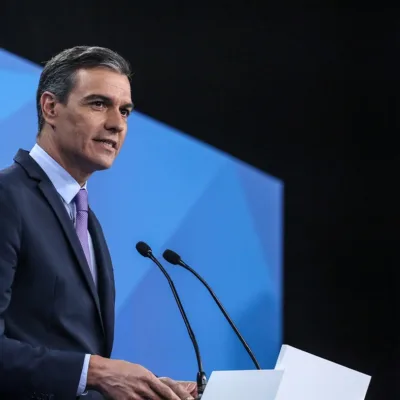 Primeiro-ministro da Espanha põe fim ao suspense e decide continuar o cargo