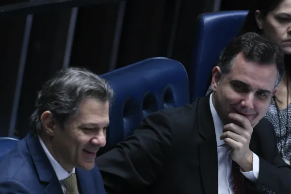 Haddad cobra responsabilidade fiscal do Congresso e Pacheco rebate: ‘desnecessária, para não dizer injusta’