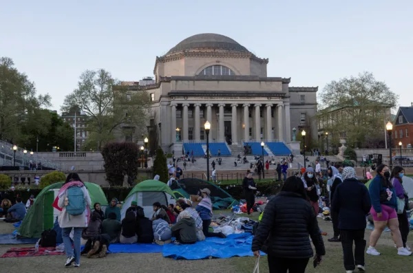 Manifestantes invadem prédio e Universidade de Columbia restringe acessos