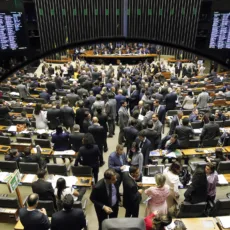 Congresso adia sessão que analisaria vetos de Lula