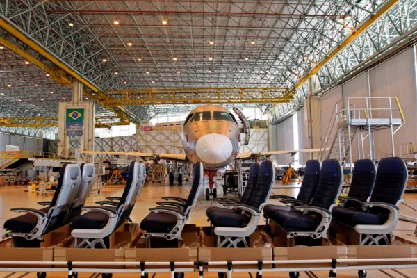 Presidente da Embraer (EMBR3): ‘Nossos aviões são adquiridos principalmente por estrangeiros’