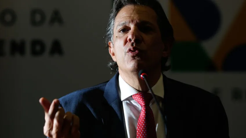 Brasil precisa virar página da irresponsabilidade fiscal, diz Haddad