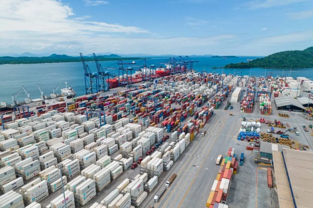 Porto de Paranaguá dobra para 3,2 milhões de toneladas exportação de soja para China no 1º tri