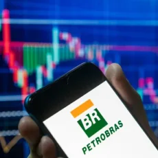 Petrobras (PETR4) ganha R$ 12 bi em dia de anúncio de pagamento de dividendos