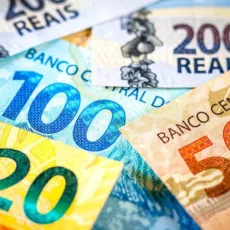Pé-de-meia: pagamento de R$ 200 por frequência começa dia 25