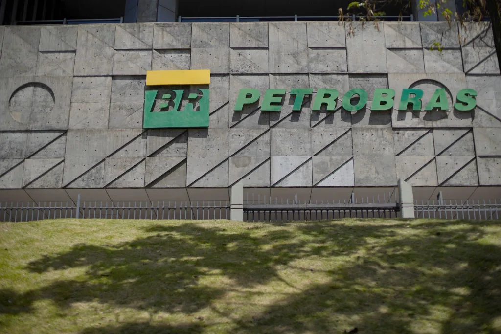 Petrobras (PETR4) descola da cotação do petróleo e fecha em baixa 0,52% nesta quarta