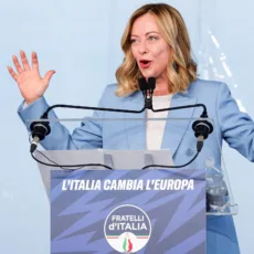 Primeira-ministra italiana Giorgia Meloni vai se candidatar às eleições da UE