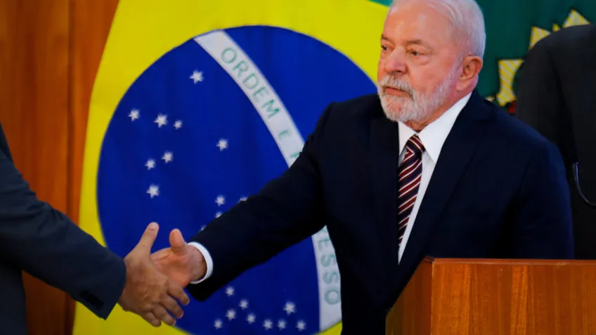 Lula deu 60% de publicidade a mais do que Bolsonaro para “Globo”
