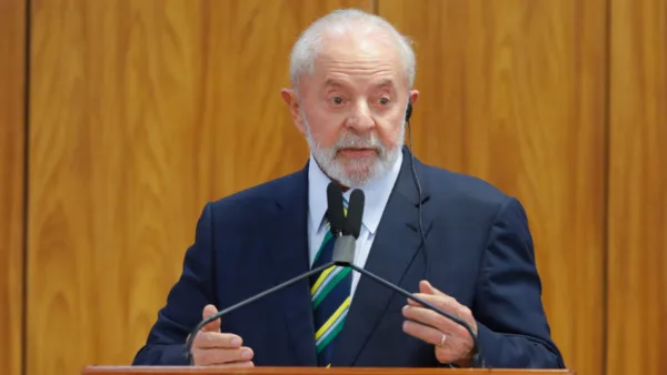 Não queremos ser eternamente dependentes do Bolsa Família, diz Lula