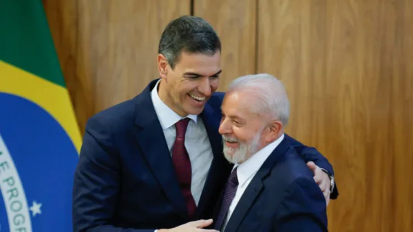 Lula presta solidariedade após premiê espanhol cogitar renúncia