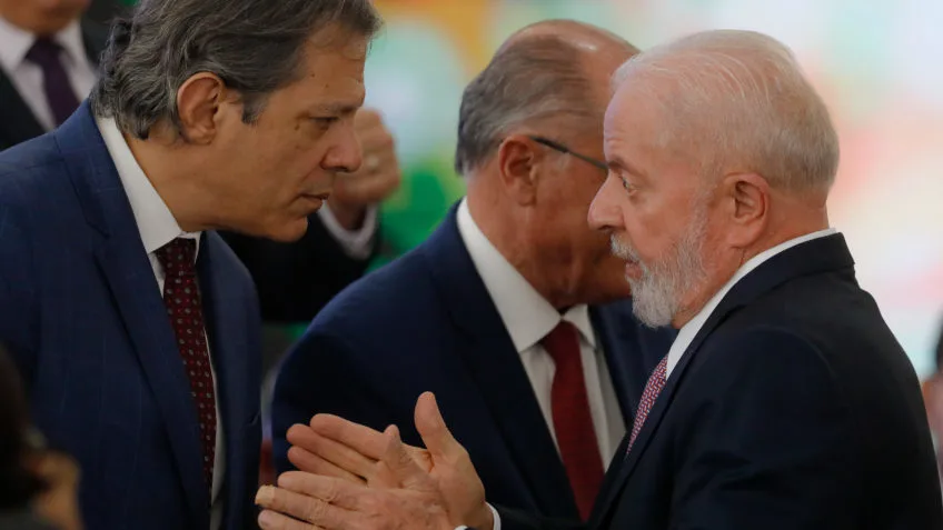 Haddad e Lula se reúnem nesta 2ª para ajustar tributária