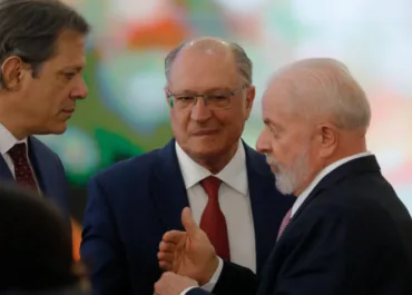 Lula cobra Alckmin, Haddad e diz que política é para quem gosta