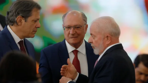 Lula cobra Alckmin e Haddad, e diz que política é para quem gosta
