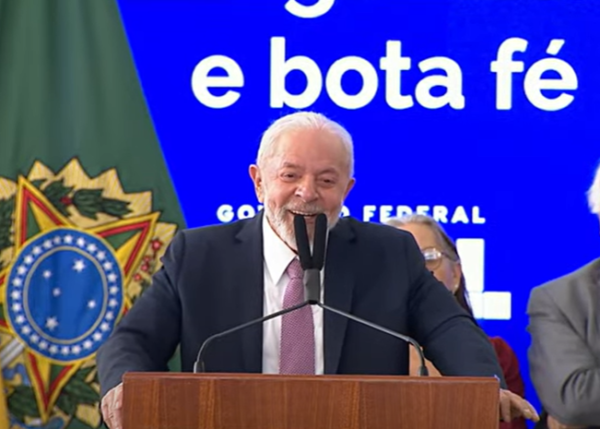 Lula diz que Haddad deve “perder algumas horas” no Congresso “em vez de ler um livro”