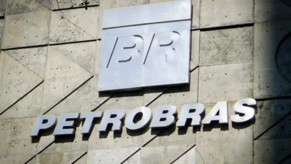 Petrobras recupera valor de mercado após crise dos dividendos