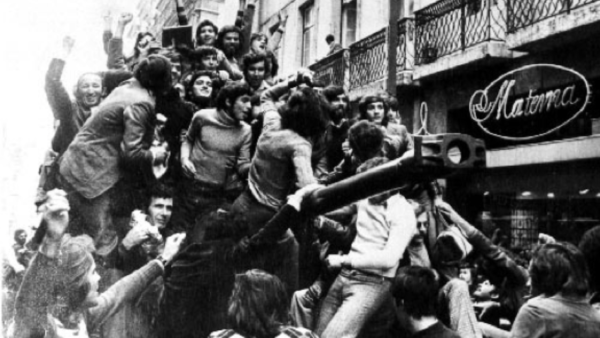 Revolução dos Cravos faz 50 anos com direita no poder em Portugal