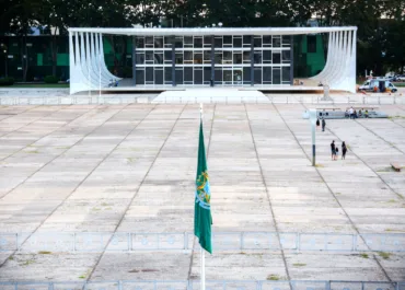Governo divulga edital para restaurar Praça dos Três Poderes