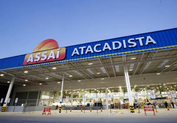 Assaí (ASAI3) lucra R$ 93 mi no 1º trimestre, alta anual de 19,2% e acima do consenso