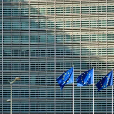 Bolsas da Europa operam mistas, com foco nos balanços das empresas