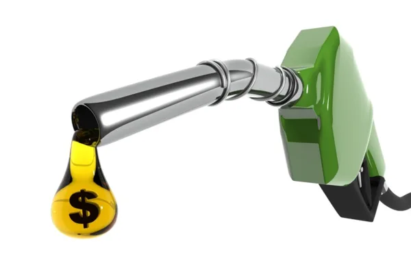 Gasolina sobe 0,7% na semana e chega a ser vendida a quase R$ 8 o litro em São Paulo