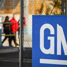 General Motors fecha fábricas na Colômbia e no Equador, demitindo centenas de funcionários