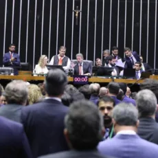 Parlamentares querem usar reforma tributária para pressionar Lula por administrativa