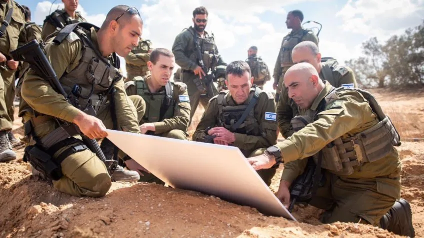 Israel demite 2 oficiais do Exército após ataque que matou 7 de ONG