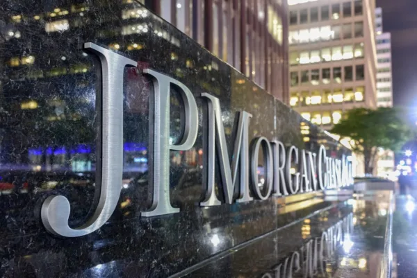 Tribunal russo ordena apreensão de US$ 439,5 milhões do JP Morgan no país