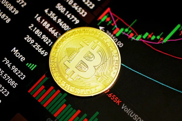 Cripto: com expectativa de maiores preços, bitcoin avança e recupera parte de perdas