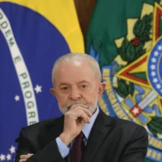 Lula critica juros e diz ter “paciência” para trocar Campos Neto