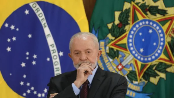 Lula critica juros e diz ter “paciência” para trocar Campos Neto