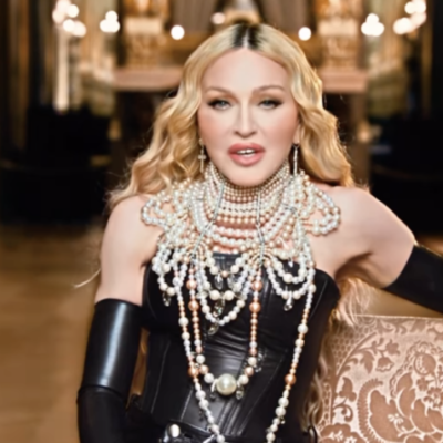 Madonna chega ao Brasil e Embratur fala em “show histórico”