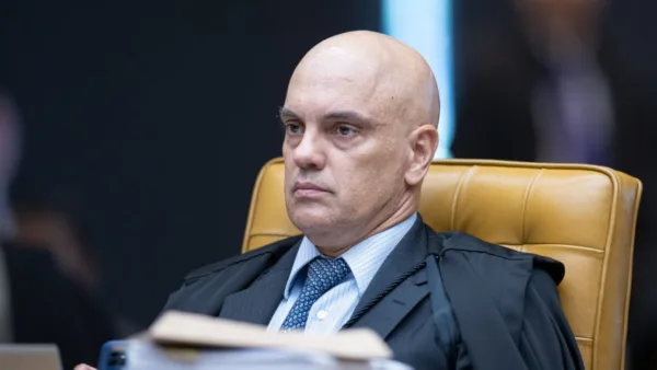 Moraes dá 5 dias para X se manifestar sobre lives de contas bloqueadas