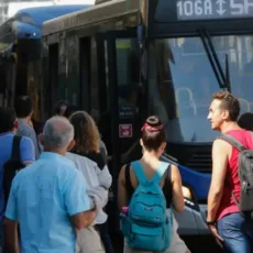 Tarifa zero impulsiona demanda por ônibus, diz estudo