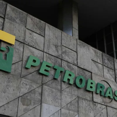 Agora vai? Petrobras (PETR4) aprova dividendos extraordinários e se credencia para lista de top 5 ações para quem busca renda
