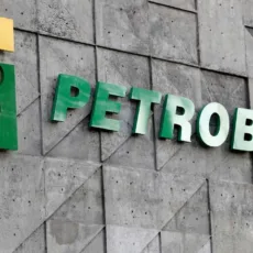 Após semana marcada pela Petrobras (PETR4), mercado espera por feriado, Fed e payroll nos EUA; confira a agenda da semana