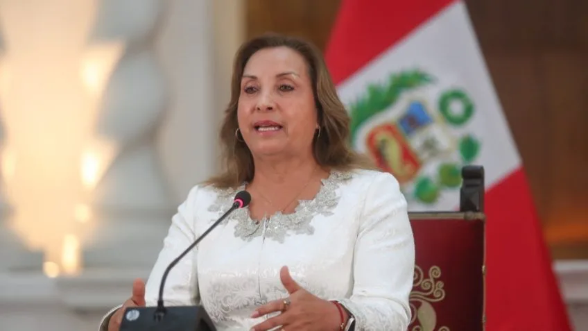 Presidente do Peru diz que Rolex eram emprestados e foram devolvidos