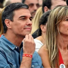 Premiê da Espanha enfrenta crise política após sua mulher ser investigada por corrupção
