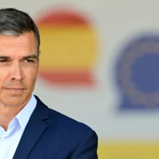 Sánchez permanecerá no cargo de primeiro-ministro da Espanha após ameaçar renúncia