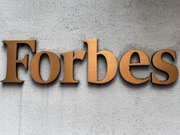 Jornalista da Forbes Rússia é detido acusado de divulgar “notícias falsas” sobre Exército