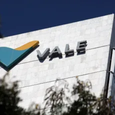 Vale (VALE3): apesar da queda no minério de ferro, ações avançam