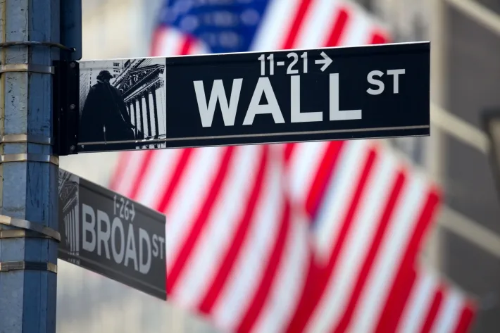 Bolsas de NY fecham mistas, com dado sobre serviços nos EUA no radar