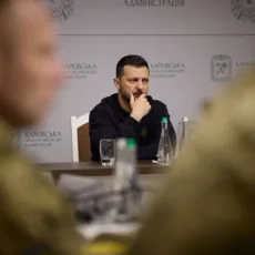 Zelensky visita região de Kharkiv e diz que situação é “extremamente difícil”